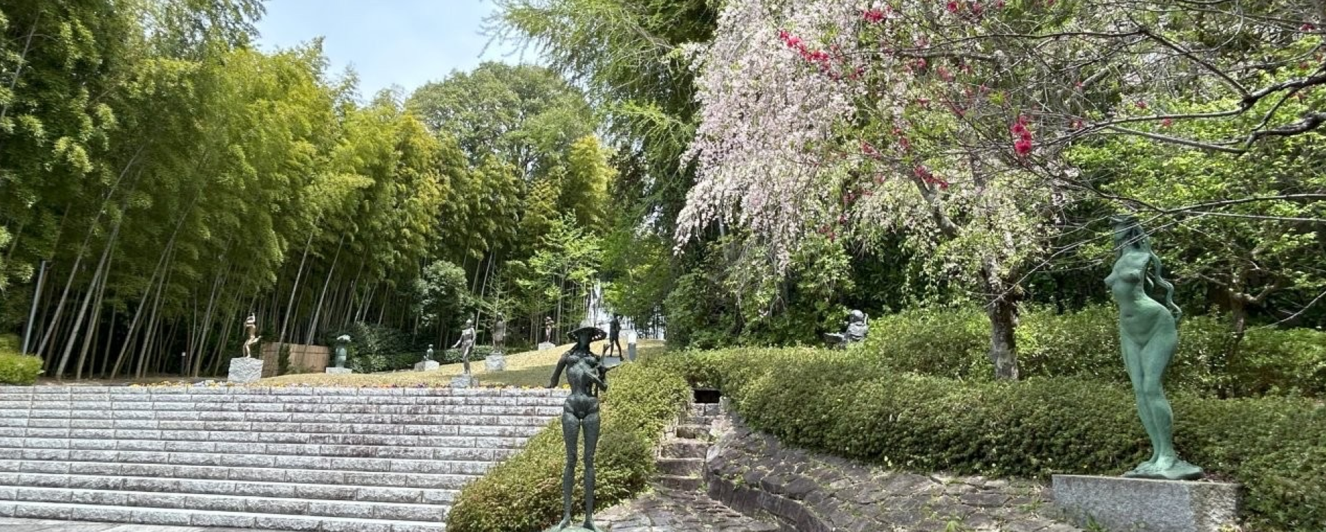 アートに包まれ、時間を忘れるひとときを。